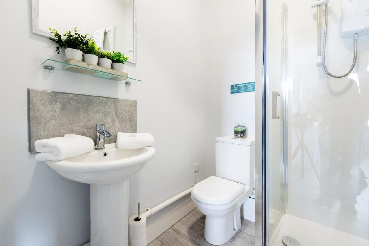 Wrexham Central Stay Apartment Seven Екстериор снимка